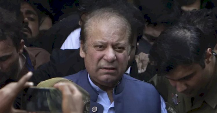 Pakistan’ın eski başbakanı Şerif, koltuğu için ülkesine döndü