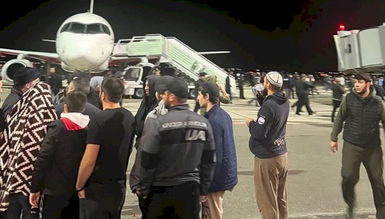 Dağıstan’de yüzlerce kişi İsrail'den gelen uçak nedeniyle havaalanına baskın düzenledi