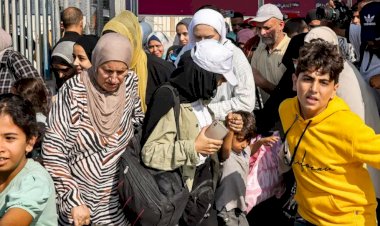 Refah Sınır Kapısı'ndan sınırlı geçişlere izin