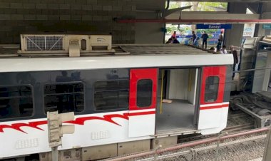 İzmir'de metro raydan çıktı, duvara çarptı