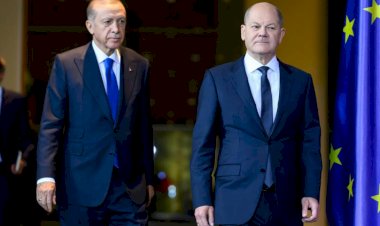 Gergin basın toplantısının ardından iş birliği mesajları