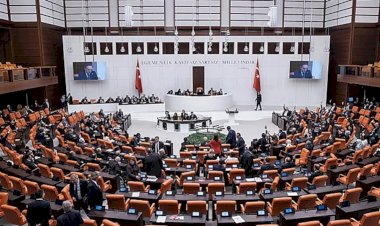 AK Parti'de mini anayasa paketi mesaisi: 50+1 yerine 2 formül