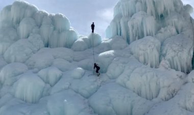 Himalayalar'da Ladakh köylüleri, 30 metrelik buz kubbeleriyle iklim değişikliğine karşı mücadele ediyor