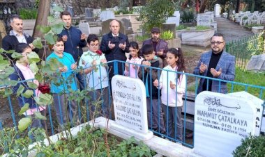 ŞEHİT ÖĞRETMEN MAHMUT ÇATALKAYA KABRİ BAŞINDA ANILDI