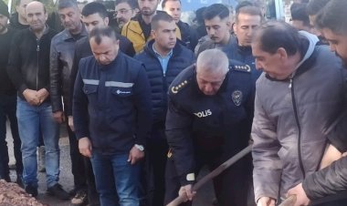 İzmir İl Emniyet Müdürü Celal Sel'in Acı Günü: Amcası Yaşar Sel Toprağa Verildi