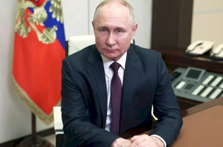 Putin, devlet başkanlığı seçimleri öncesinde medyaya yeni kısıtlamalar getiren tasarıyı onayladı