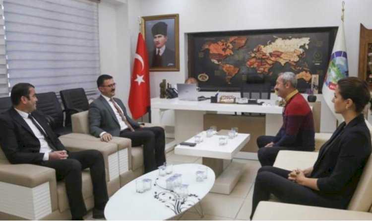 Tunceli'de 'tarihi' ziyaret! Komünist başkan Maçoğlu, seçildiğinden bu yana ilk kez valiyi ağırladı