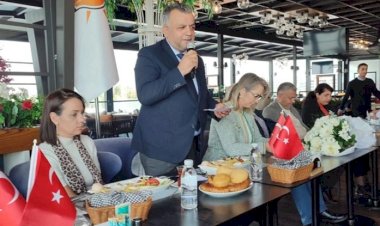AK Parti Çiğli İlçe Başkanlığı'ndan Yeni Yönetim ve Hedefler