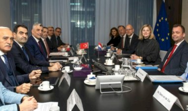 DÜNYA TÜRK İŞADAMLARININ KALBİ AMSTERDAM’DA ATTI