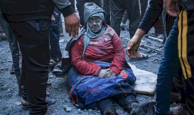 İsrail, Filistinli sivillerin zorla gönderildiği Gazze'nin güneyini vuruyor