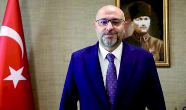 Buğra Gökce, İzmir Büyükşehir Belediye Başkanlığı İçin Adaylığını Resmen Duyurdu
