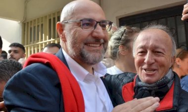 Buğra Gökce, İzmir Büyükşehir Belediye Başkanlığı için adaylık başvurusu yaptı