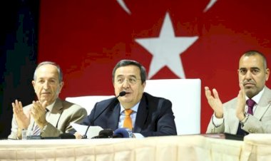 Başkan Batur'dan Açıklama: "Gücümü Partiden Alıyorum"