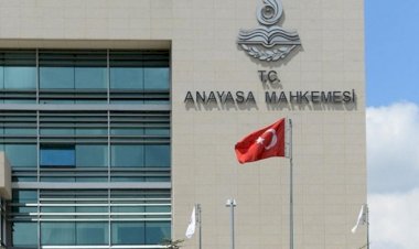 Anayasa Mahkemesi’nden çok kritik karar: "Örgüt adına suç işleyip üyesi gibi ceza alma" kuralına iptal!