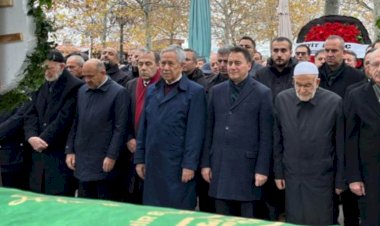 Ali Babacan'ın annesi son yolculuğuna uğurlandı