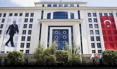 Ankara'da Kritik Toplantı: AK Parti İzmir İl Teşkilatı Yerel Seçimleri Masaya Yatırıyor!