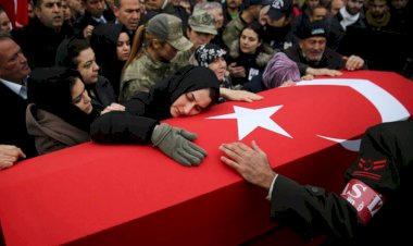 Gazi Meclis'e teröristler giriyor, şehit eşi, babası, annesi, kızı ve oğlu giremiyor!