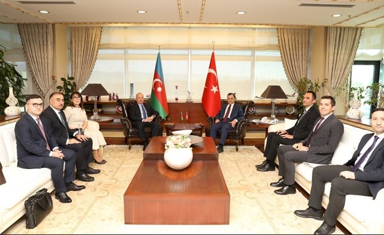 Azerbaycan Anayasa Mahkemesi Heyeti Zühtü Arslan'ı ziyaret etti