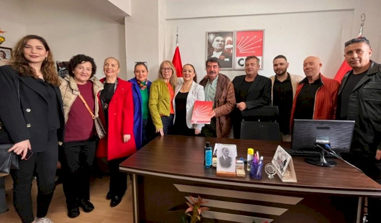 Tülin Koç, CHP'den Foça Belediye Başkan Aday Adaylığını Açıkladı