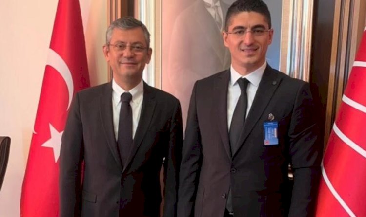 Mustafa Anıl Feroğlu Başkan Aday Adaylığını Açıkladı: "Karşıyaka'dan Rekor Oy Alacağız"