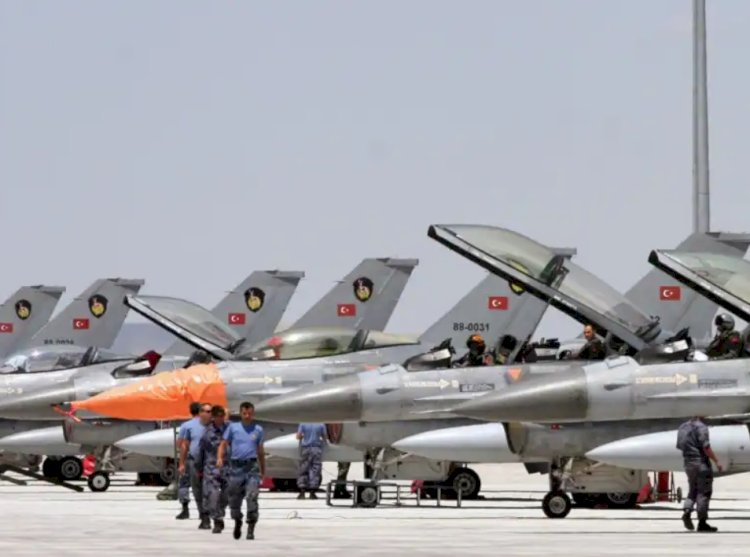 Kuzey Irak'ta 12 askerin hayatını kaybetmesinden sonra yurtiçi ve yurtdışında operasyonlar