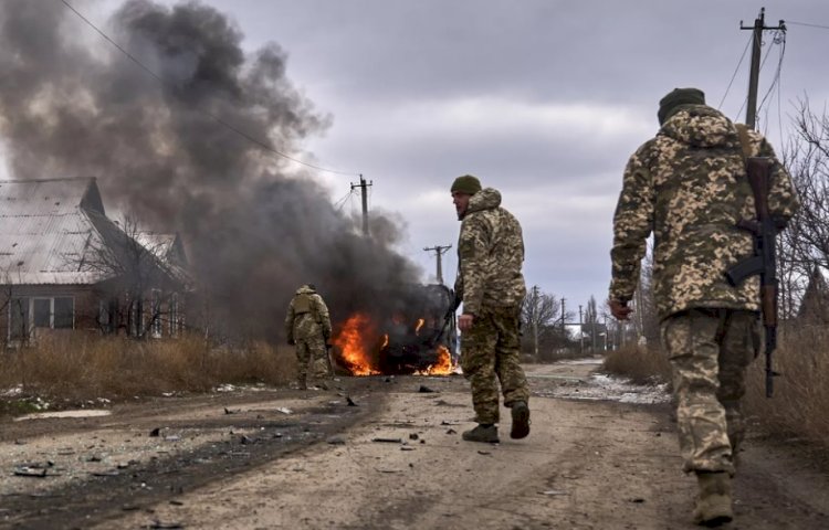 Ukrayna, Rusya’nın Donetsk yakınındaki Marinka kasabasını tamamen ele geçirdiği iddiasını yalanladı