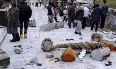 Japonya deprem sonrası en yüksek tsunami uyarısını düşürdü