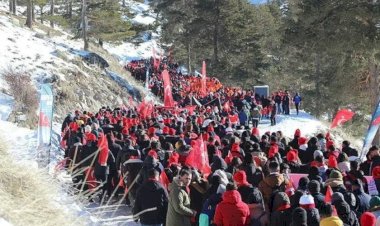 Binlerce kişi  Sarıkamış şehitleri için yürüdü