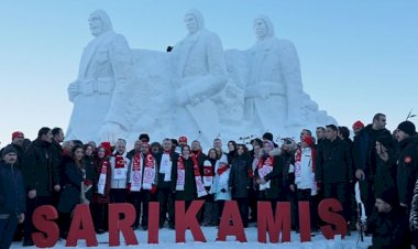 Sarıkamış'ta Şehitler İçin Yapılan Kardan Heykeller Açıldı