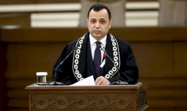 AYM Başkanı Zühtü Arslan'dan Yargıtay'a sert tepki