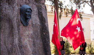 Zübeyde Hanım'ın 101. Ölüm Yıldönümü İzmir Karşıyaka'da Anıldı