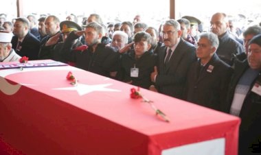 Herkes ölür, sadece şehitler ölmez!