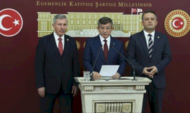 Davutoğlu'ndan Erdoğan'a terör eleştirisi: Kutuplaştırma siyaseti yapıyor 
