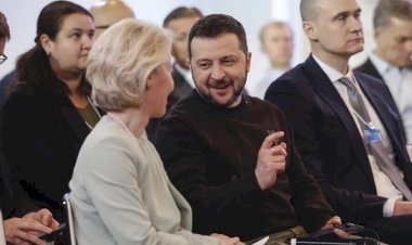 Zelenskiy Dünya Ekonomik Forumu için Davos'ta