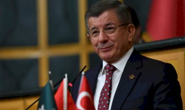 Davutoğlu: Cumhurbaşkanı 10 bin lirayı müjde gibi söylüyor