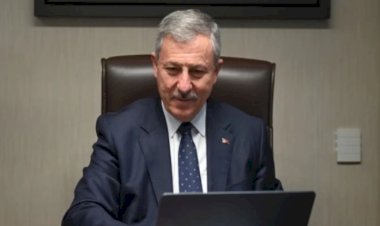 Doç. Dr. Selçuk Özdağ, Cumhurbaşkanı Yardımcısı Cevdet Yılmaz'a sorularını sıraladı