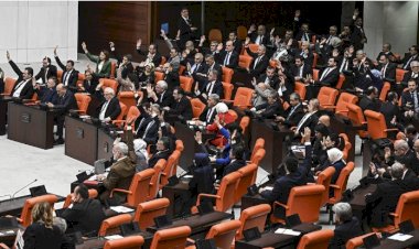 TBMM’deki "İsveç" oylamasında AKP’den 3 fire