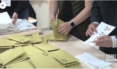 CHP'de İzmir belirsizliği: Büyükşehir ve ilçe adayları yine belirlenemedi