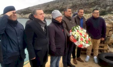 İzmir'de batan tank çıkarma gemisindeki şehitler için tören