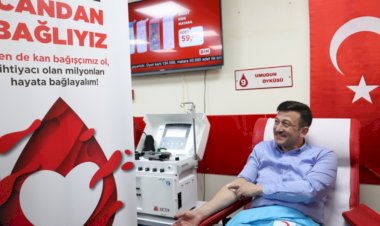 Hamza Dağ, Bayraklı'da sivil toplum kuruluşu temsilcileriyle buluştu