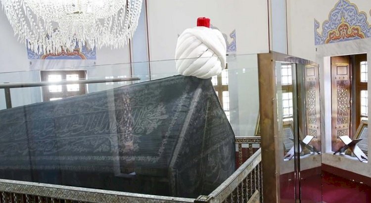 Hilafet Türkiye’nin uhdesindedir.