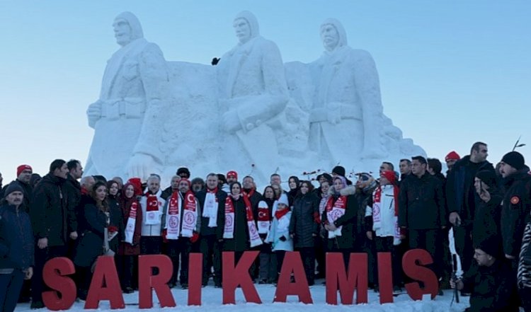 Sarıkamış'ta Şehitler İçin Yapılan Kardan Heykeller Açıldı