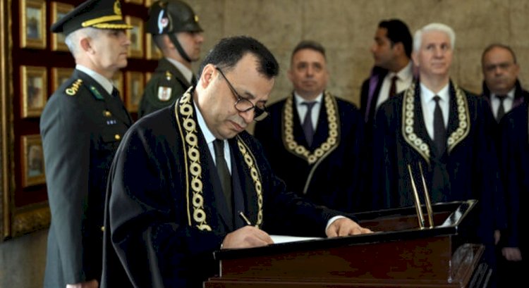 Yargı Mensupları, AYM  Üyeleri  yarın herkesin huzuruna çıkacağı Sultan'dan korkmuyor mu?