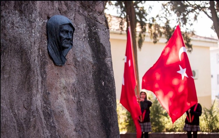 Zübeyde Hanım'ın 101. Ölüm Yıldönümü İzmir Karşıyaka'da Anıldı