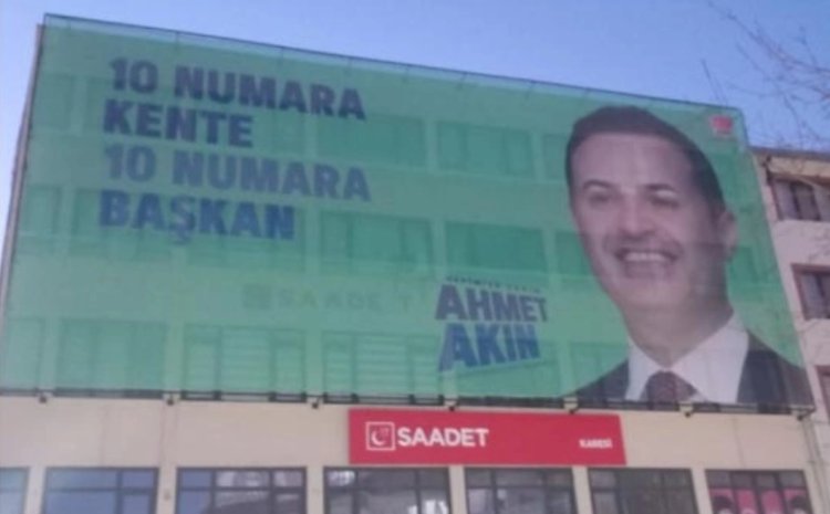 Balıkesir'de Saadet Partisi Binasına Ahmet Akın Pankartı Asıldı