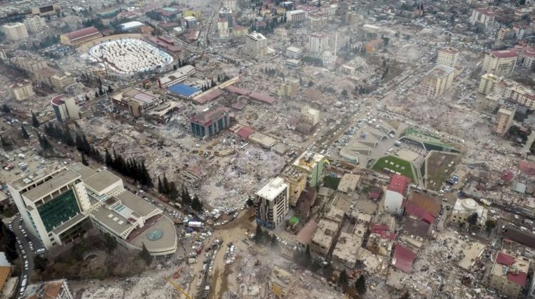 Depremde yakınları kaybolan ailelerin isyanı: Bizi bir kemiğe muhtaç ettiniz