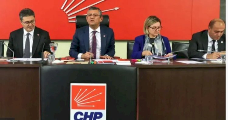 CHP, İzmir için Cemil Tugay'ı aday gösterdi; mevcut belediye başkanı Tunç Soyer