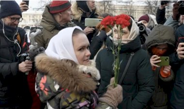 Rus askerlerin eşlerinin düzenlediği mitingde 27 gözaltı