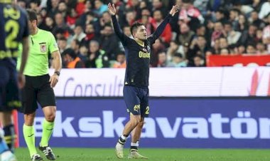 Fenerbahçe İstanbul'a lider dönüyor! Antalyaspor 0-2 Fenerbahçe