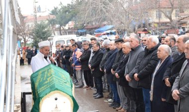 Emekli Öğretmen Necla Yücel Toprağa Verildi